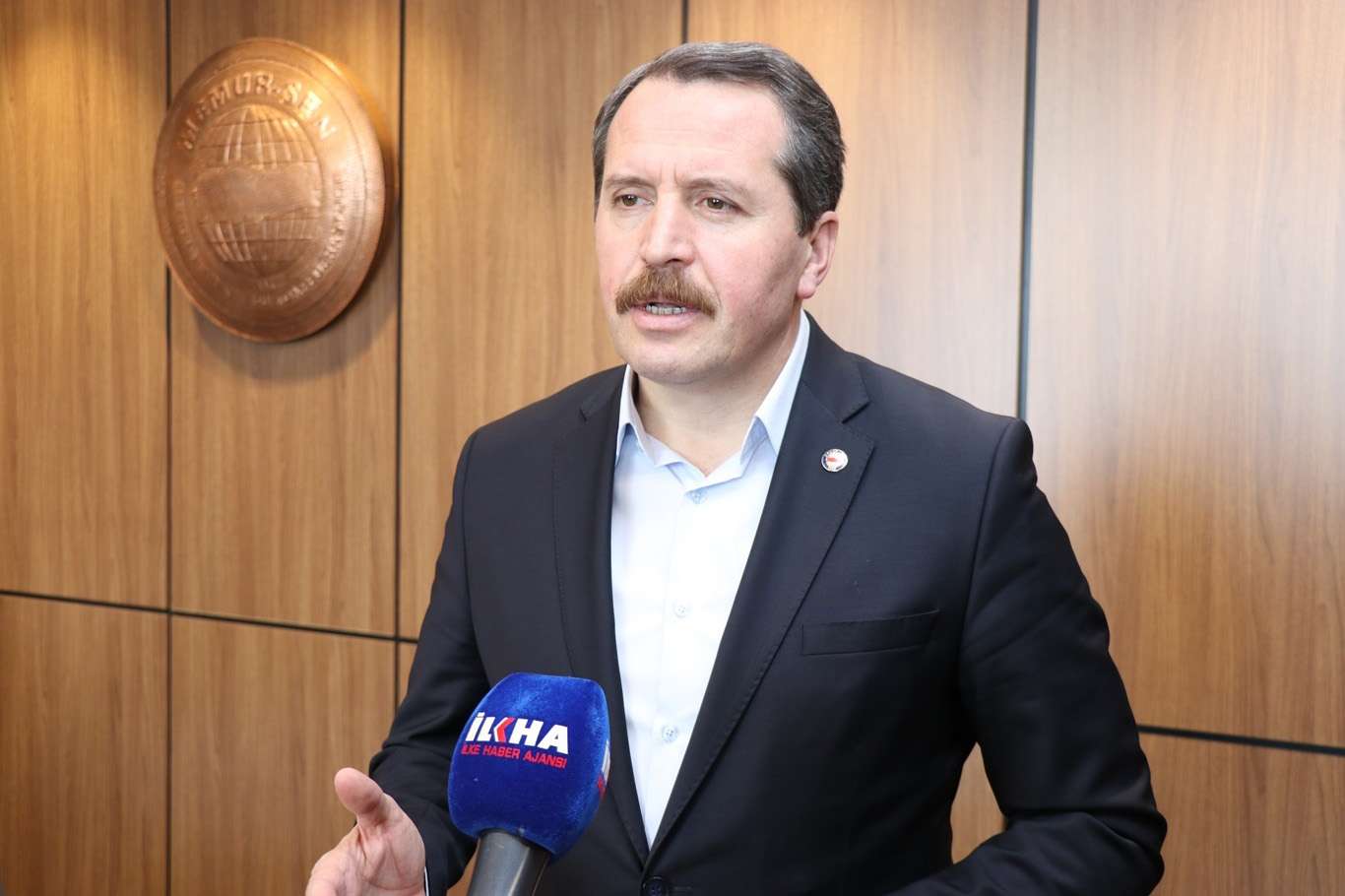 Memur-Sen Genel Başkanı Ali Yalçın: Enflasyonun alım gücümüzü düşürmemesi için eşel-mobil şart! Memur-Sen Genel Başkanı Ali Yalçın: Enflasyonun alım gücümüzü düşürmemesi için eşel-mobil şart!